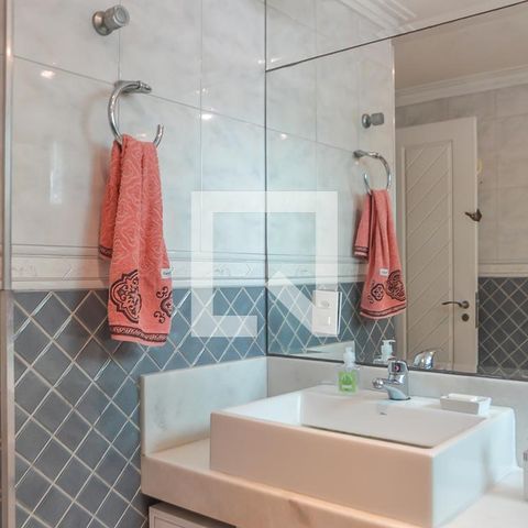 Apartamento à venda com 242m², 4 quartos e 4 vagasBanheiro da Suíte 3