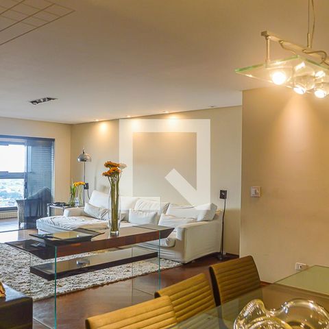 Apartamento à venda com 242m², 4 quartos e 4 vagasSala