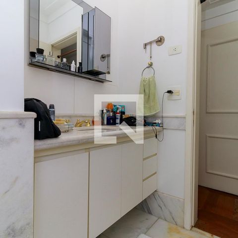 Casa de condomínio à venda com 547m², 4 quartos e 5 vagas Casa de condomínio à venda com 547m², 4 quartos e 5 vagasSuíte 2 - Banheiro