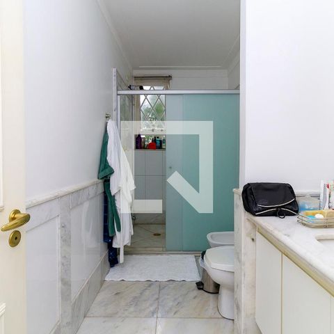Casa de condomínio à venda com 547m², 4 quartos e 5 vagas Casa de condomínio à venda com 547m², 4 quartos e 5 vagasSuíte 2 - Banheiro