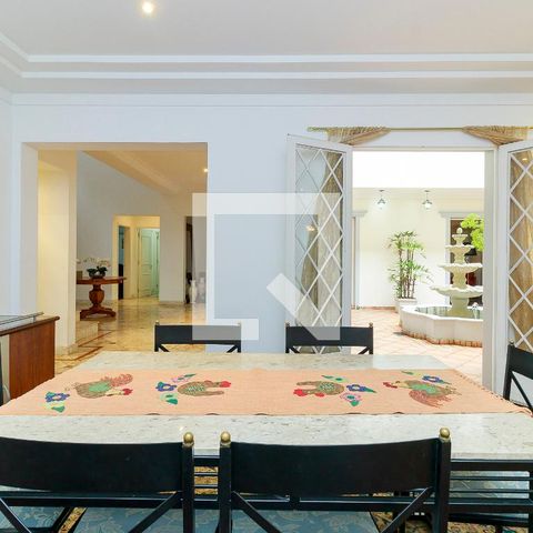 Casa de condomínio à venda com 547m², 4 quartos e 5 vagas Casa de condomínio à venda com 547m², 4 quartos e 5 vagasSala de Jantar