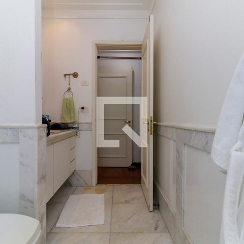 Casa de condomínio à venda com 547m², 4 quartos e 5 vagas Casa de condomínio à venda com 547m², 4 quartos e 5 vagasSuíte 2 - Banheiro