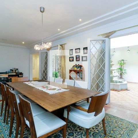 Casa de condomínio à venda com 547m², 4 quartos e 5 vagas Casa de condomínio à venda com 547m², 4 quartos e 5 vagasSala de Jantar