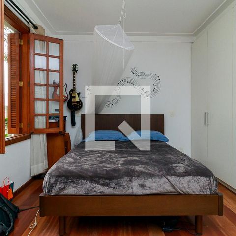 Casa de condomínio à venda com 547m², 4 quartos e 5 vagas Casa de condomínio à venda com 547m², 4 quartos e 5 vagasSuíte 2