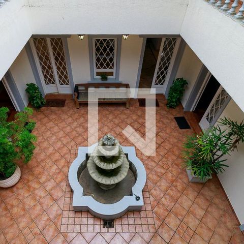 Casa de condomínio à venda com 547m², 4 quartos e 5 vagas Casa de condomínio à venda com 547m², 4 quartos e 5 vagasVaranda das Suítes