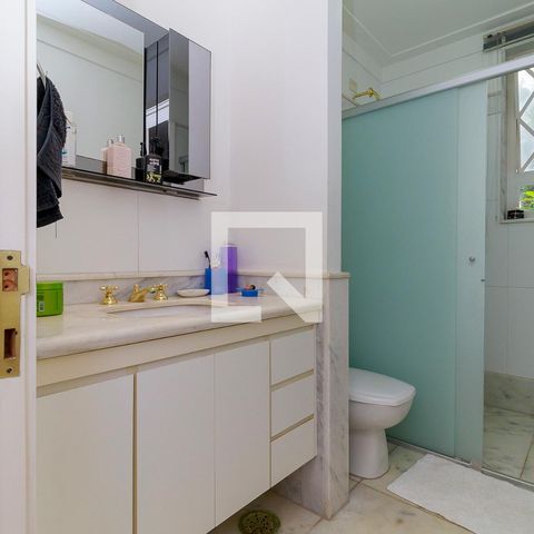 Casa de condomínio à venda com 547m², 4 quartos e 5 vagas Casa de condomínio à venda com 547m², 4 quartos e 5 vagasSuíte 3 - Banheiro