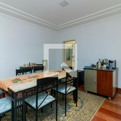 Casa de condomínio à venda com 547m², 4 quartos e 5 vagas Casa de condomínio à venda com 547m², 4 quartos e 5 vagasSala de Jantar