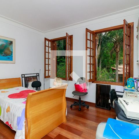 Casa de condomínio à venda com 547m², 4 quartos e 5 vagas Casa de condomínio à venda com 547m², 4 quartos e 5 vagasSuíte 3