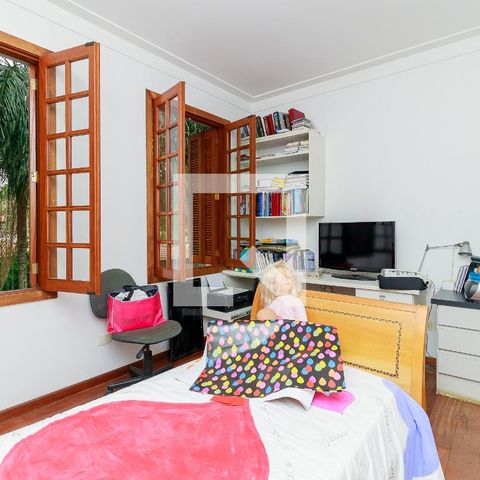 Casa de condomínio à venda com 547m², 4 quartos e 5 vagas Casa de condomínio à venda com 547m², 4 quartos e 5 vagasSuíte 3