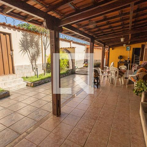 Casa à venda com 360m², 4 quartos e 4 vagasVaranda / quintal
