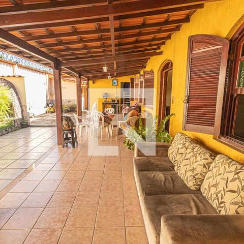 Casa à venda com 360m², 4 quartos e 4 vagasVaranda / quintal