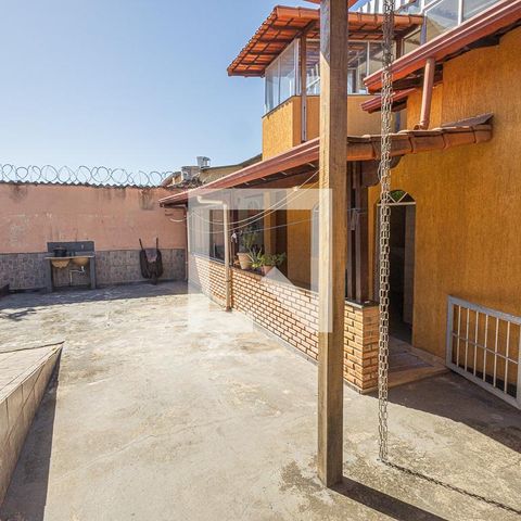 Casa à venda com 360m², 4 quartos e 4 vagasVaranda / quintal / garagem