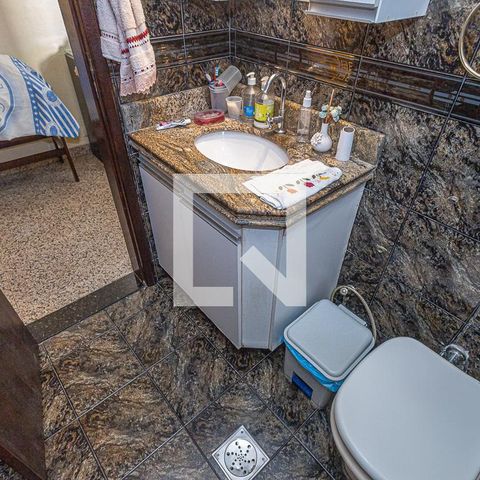 Casa à venda com 360m², 4 quartos e 4 vagasBanheiro social