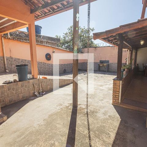 Casa à venda com 360m², 4 quartos e 4 vagasVaranda / quintal / garagem