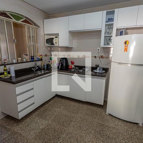 Casa à venda com 360m², 4 quartos e 4 vagasCozinha