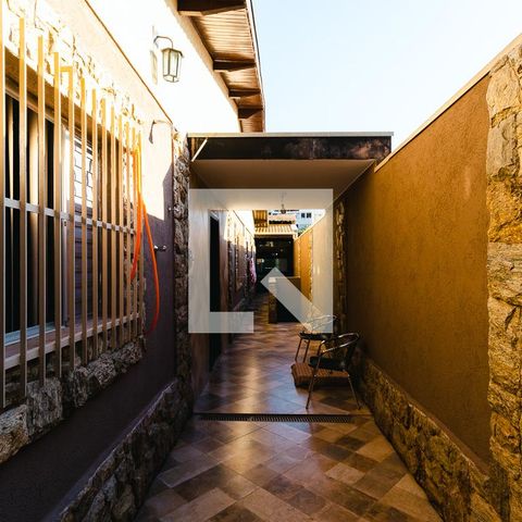 Casa à venda com 300m², 4 quartos e 3 vagasCorredor