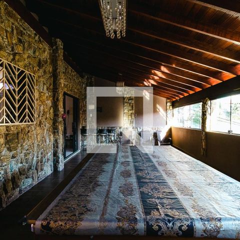 Casa à venda com 300m², 4 quartos e 3 vagasVaranda