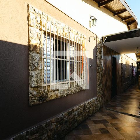 Casa à venda com 300m², 4 quartos e 3 vagasCorredor