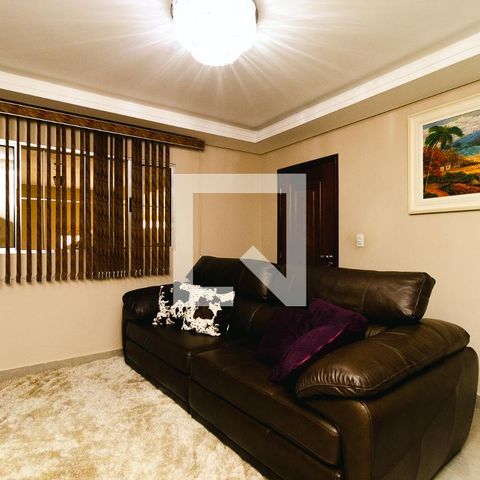 Casa à venda com 300m², 4 quartos e 3 vagasSala