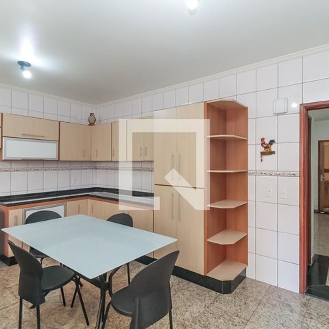 Casa à venda com 125m², 3 quartos e 4 vagas Casa à venda com 125m², 3 quartos e 4 vagasCozinha