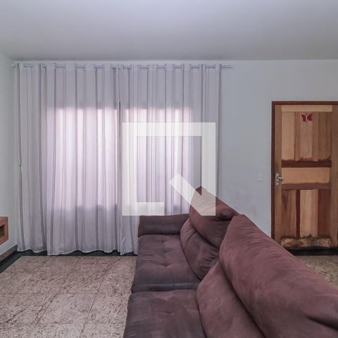 Casa à venda com 125m², 3 quartos e 4 vagas Casa à venda com 125m², 3 quartos e 4 vagasSala