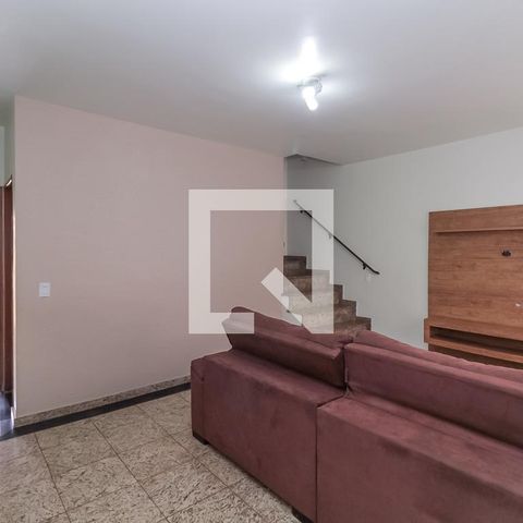 Casa à venda com 125m², 3 quartos e 4 vagas Casa à venda com 125m², 3 quartos e 4 vagasSala