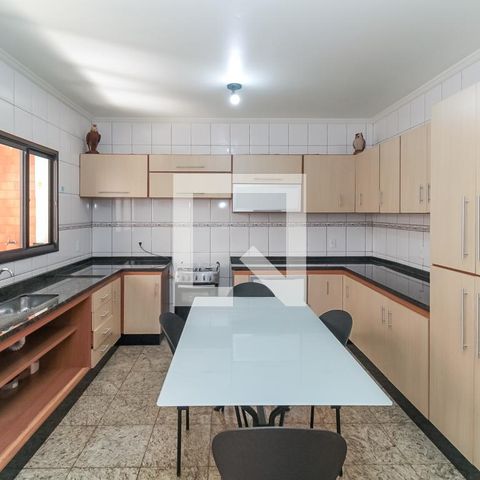 Casa à venda com 125m², 3 quartos e 4 vagas Casa à venda com 125m², 3 quartos e 4 vagasCozinha