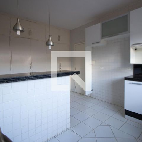 Casa à venda com 350m², 5 quartos e 10 vagasCozinha