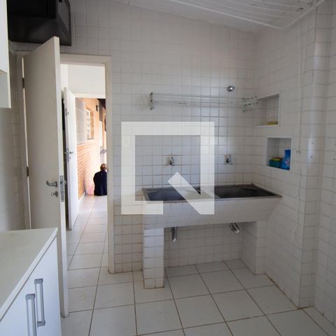 Casa à venda com 350m², 5 quartos e 10 vagasÁrea de Serviço