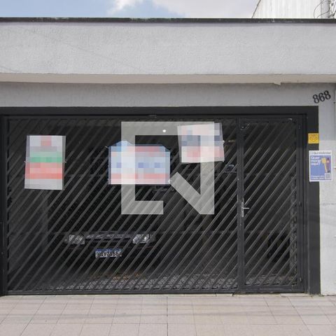 Casa à venda com 158m², 4 quartos e 2 vagasFachada