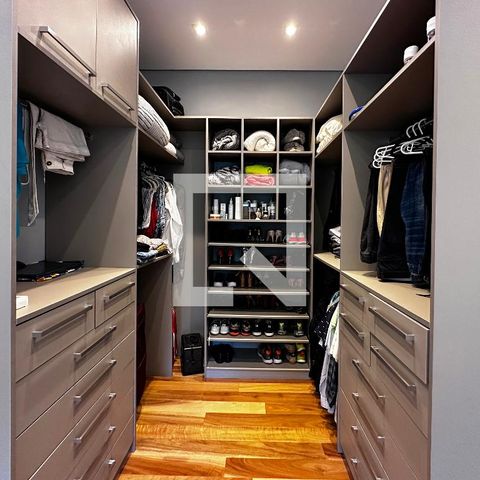 Apartamento à venda com 157m², 3 quartos e 2 vagasCloset Suíte 2