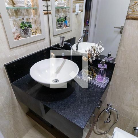 Casa à venda com 180m², 2 quartos e 4 vagasBanheiro social