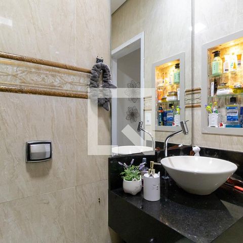 Casa à venda com 180m², 2 quartos e 4 vagasBanheiro da suíte