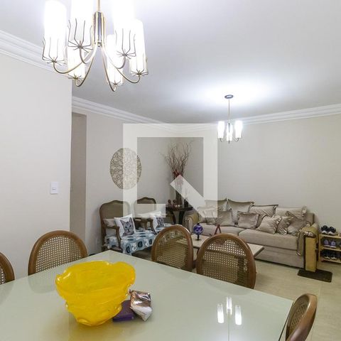 Casa à venda com 180m², 2 quartos e 4 vagasSala