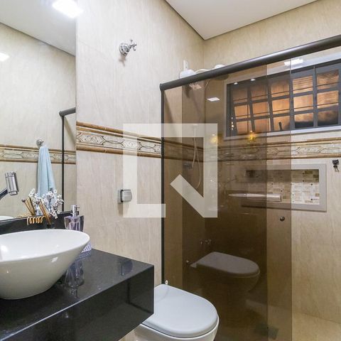 Casa à venda com 180m², 2 quartos e 4 vagasBanheiro social