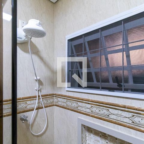 Casa à venda com 180m², 2 quartos e 4 vagasBanheiro social