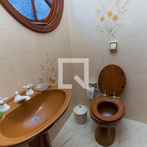 Casa à venda com 500m², 4 quartos e 3 vagasBanheiro do Salão de Festas