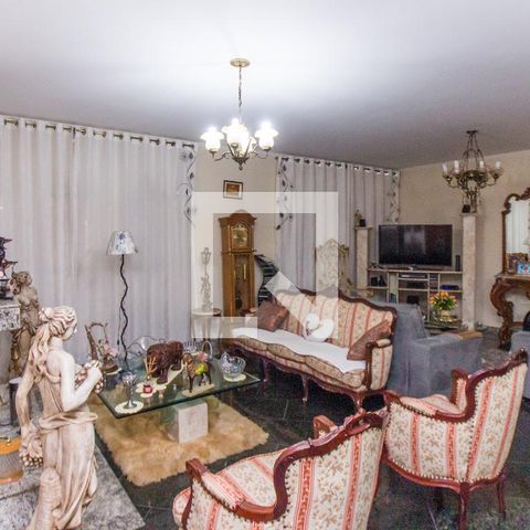 Casa à venda com 500m², 4 quartos e 3 vagasSala  