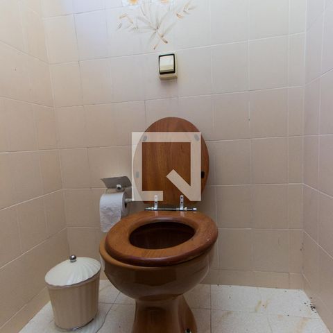 Casa à venda com 500m², 4 quartos e 3 vagasBanheiro do Salão de Festas