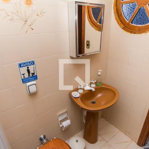 Casa à venda com 500m², 4 quartos e 3 vagasBanheiro de Serviço