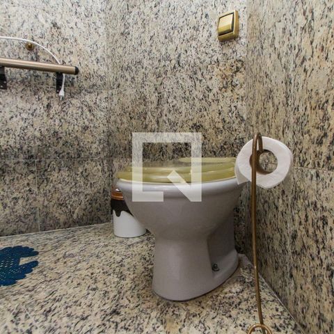 Casa à venda com 500m², 4 quartos e 3 vagasBanheiro das Suítes 3 e 4