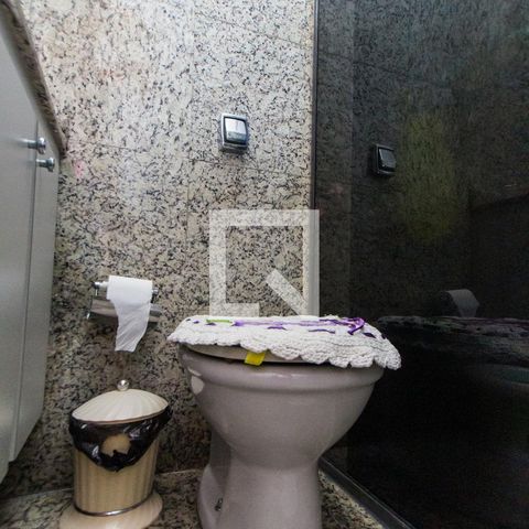Casa à venda com 500m², 4 quartos e 3 vagasBanheiro da Suíte 2