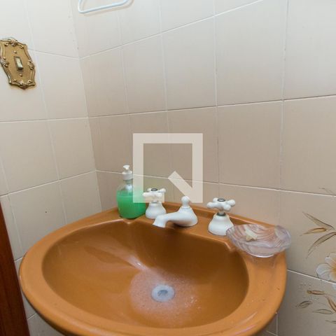 Casa à venda com 500m², 4 quartos e 3 vagasBanheiro do Salão de Festas