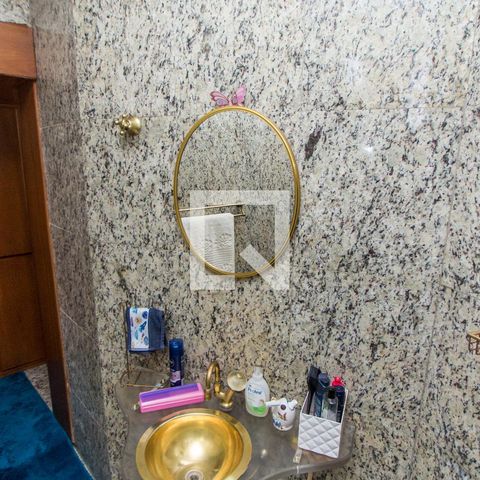 Casa à venda com 500m², 4 quartos e 3 vagasBanheiro das Suítes 3 e 4