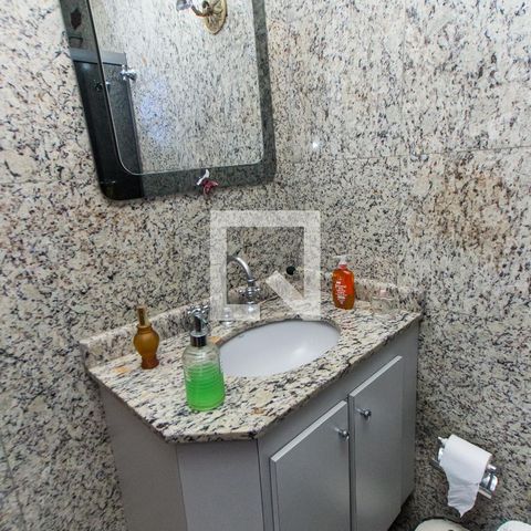 Casa à venda com 500m², 4 quartos e 3 vagasBanheiro da Suíte 2