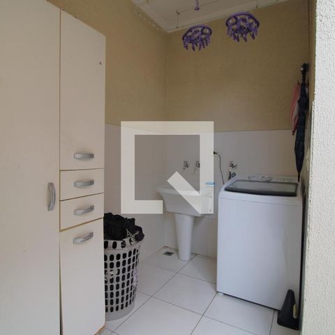 Casa à venda com 178m², 3 quartos e 4 vagasLavanderia