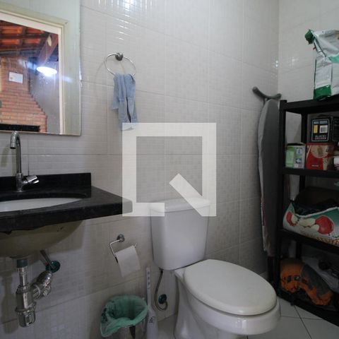 Casa à venda com 178m², 3 quartos e 4 vagasBanheiro de serviço