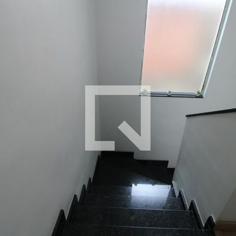 Casa à venda com 178m², 3 quartos e 4 vagasEscada