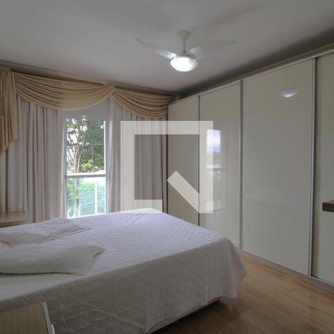 Casa à venda com 178m², 3 quartos e 4 vagasSuíte