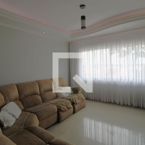 Casa à venda com 178m², 3 quartos e 4 vagasSala